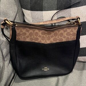 Coach Signature Black and Tan Shoulder/Crossbody bag.